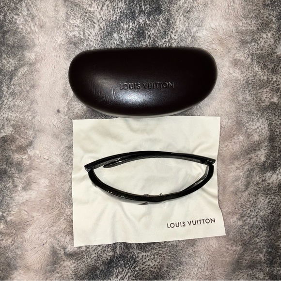 Louis Vuitton Black Sunglasses - Picture 2 of 9